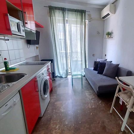 Apartamentos Econostay Fuencarral Madrid Exterior photo