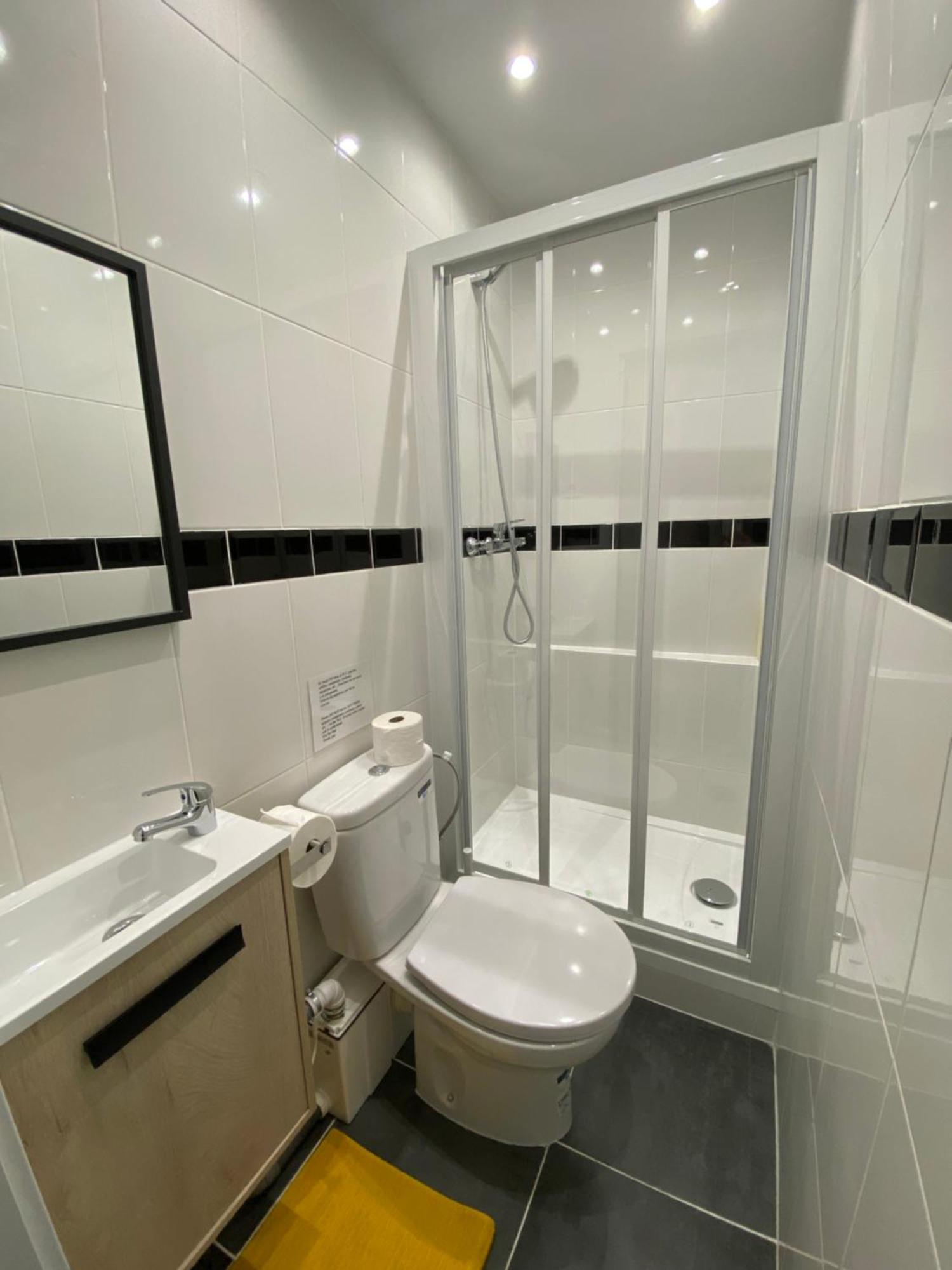 Apartamentos Econostay Fuencarral Madrid Exterior photo