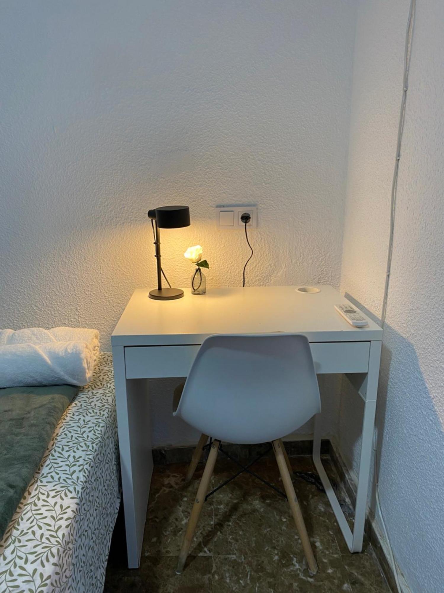 Apartamentos Econostay Fuencarral Madrid Exterior photo